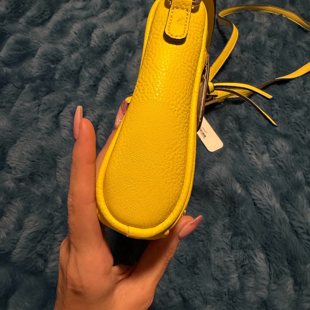 NWT Charming Charlie Yellow Crossbody Bag - Picture 8 of 12